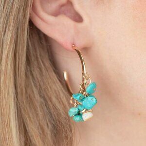 Paparazzi Jewelry Accessories - Gorgeously Grounding - Gold Earrings - Vintage